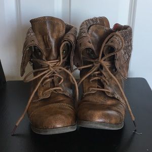 American Eagle boots